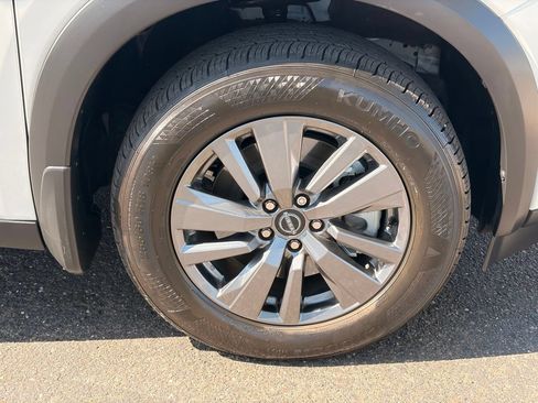 Certified 2025 Nissan Pathfinder SV w/ Cargo Package AWD/4WD image 10