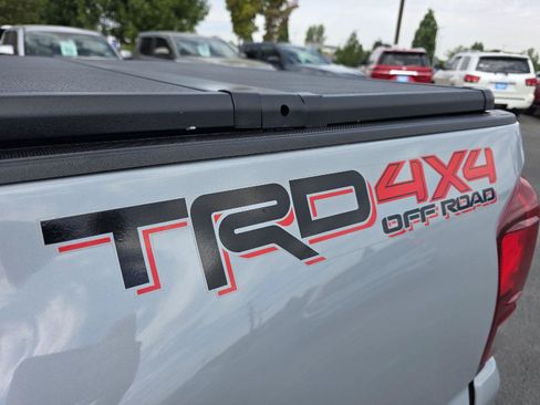 Used 2019 Toyota Tacoma TRD Off-Road AWD/4WD image 21