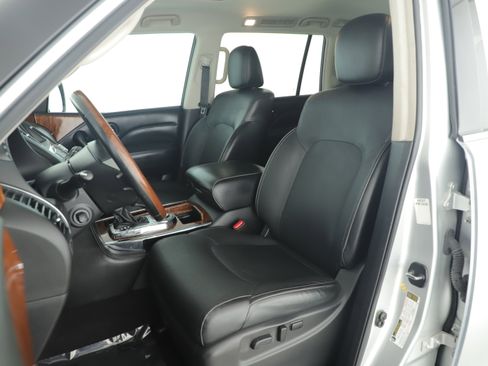Used 2019 INFINITI QX80 Luxe image 26