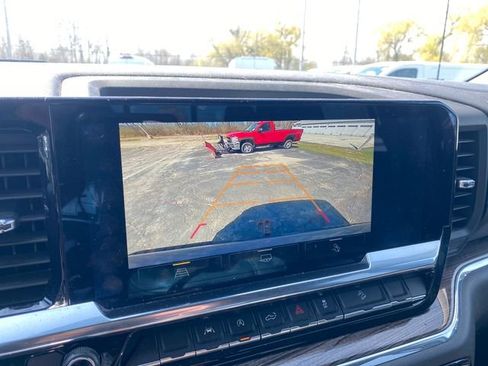 Used 2024 Chevrolet Silverado 1500 LT Trail Boss w/ Convenience Package II AWD/4WD image 25