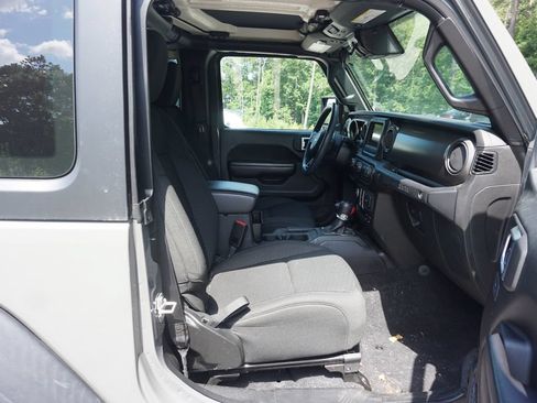 Used 2020 Jeep Wrangler Sport AWD/4WD image 15