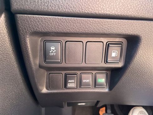 Used 2018 Nissan Rogue S image 23