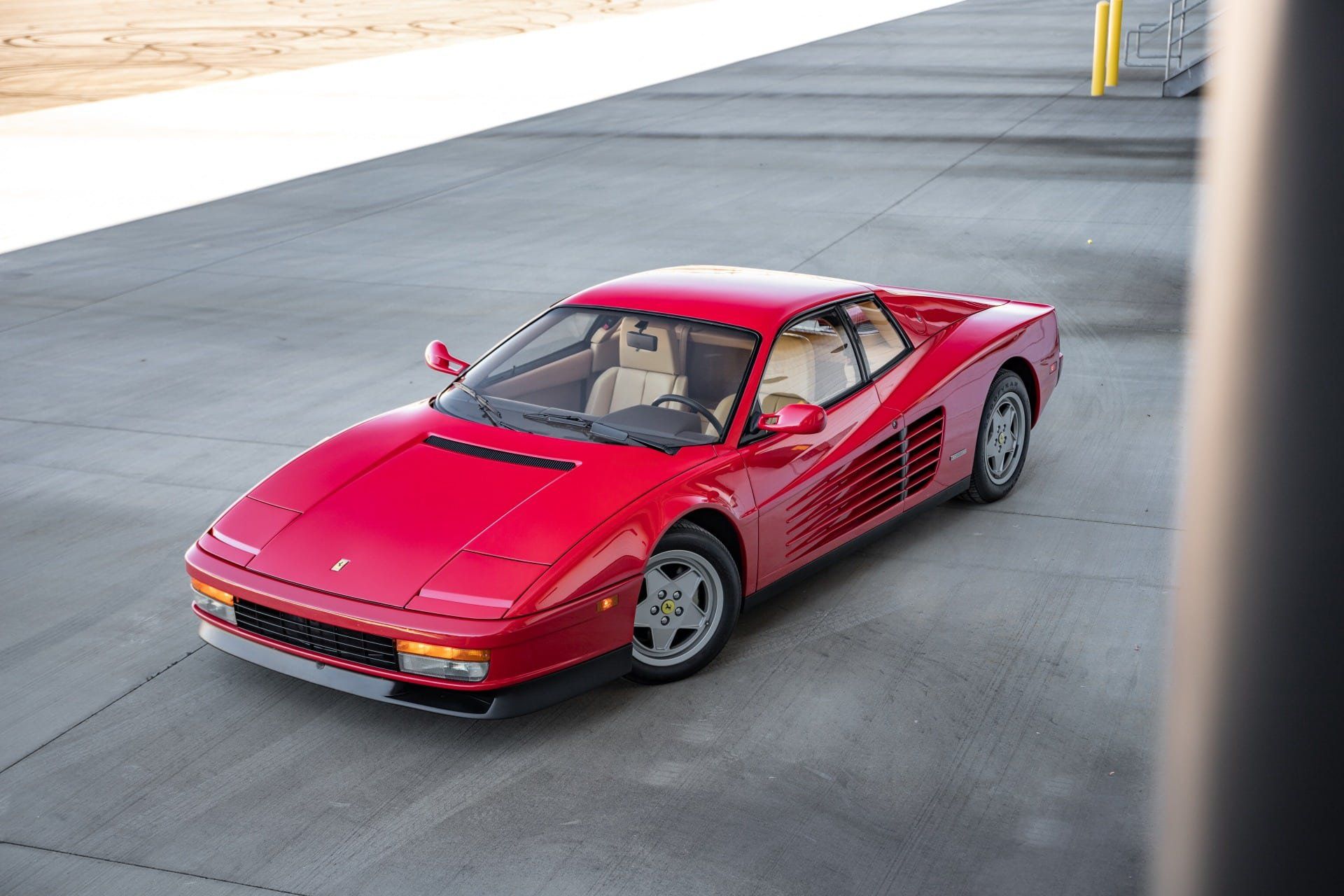 Used 1989 Ferrari Testarossa RWD image 2