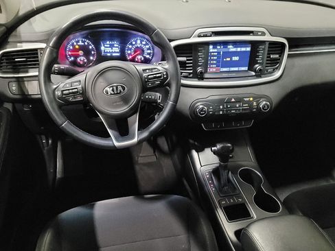 Used 2018 Kia Sorento LX image 22