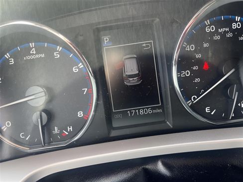 Used 2016 Toyota RAV4 XLE FWD image 5
