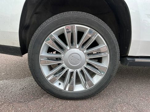 Used 2019 Cadillac Escalade Platinum AWD/4WD image 38