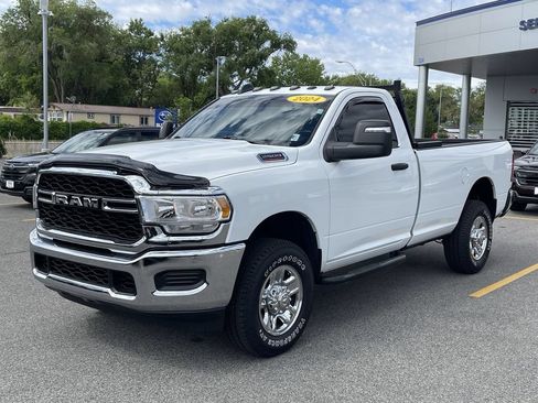 Used 2024 RAM 2500 Tradesman w/ Chrome Appearance Group AWD/4WD image 3