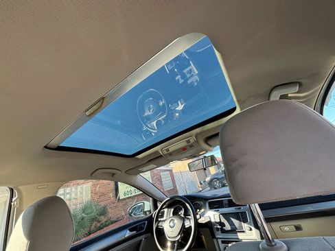 Used 2016 Volkswagen Golf S image 15