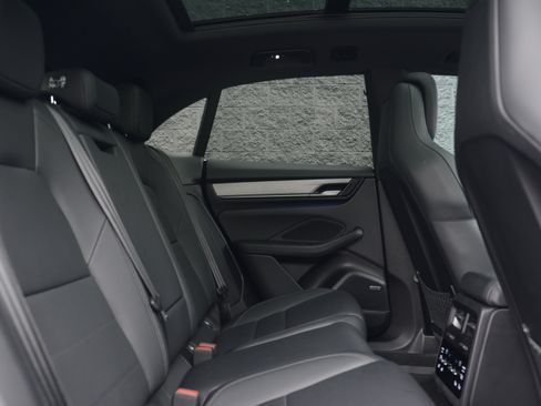 Used 2024 Porsche Macan 4 Electric AWD/4WD image 37