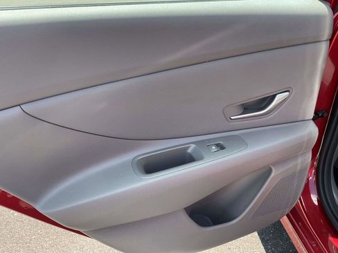 Certified 2025 Hyundai Elantra SEL FWD image 11