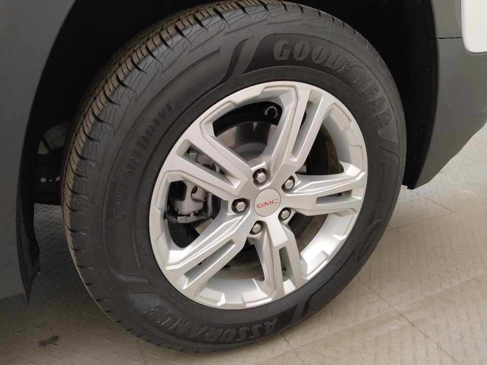 Used 2024 GMC Terrain SLE FWD image 31