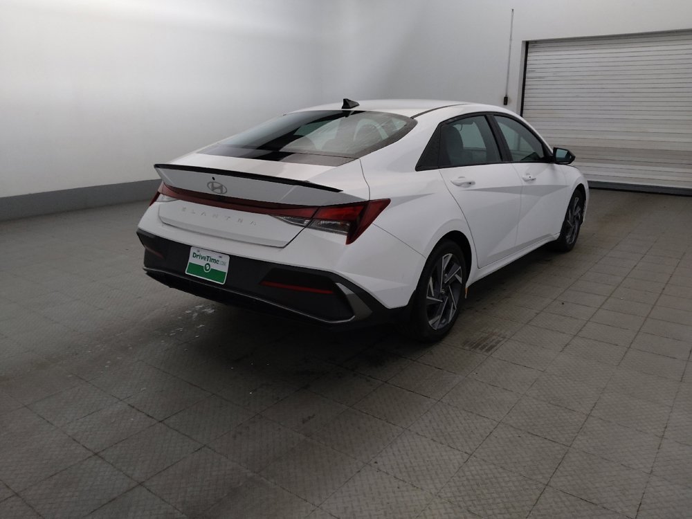 Used 2025 Hyundai Elantra Sport FWD image 9