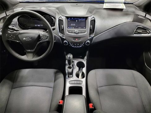 Used 2019 Chevrolet Cruze LT w/ Convenience Package image 17