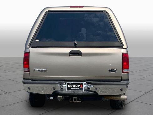 Used 2005 Ford F250 Lariat RWD image 4