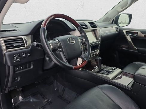 Used 2017 Lexus GX 460 Premium image 17
