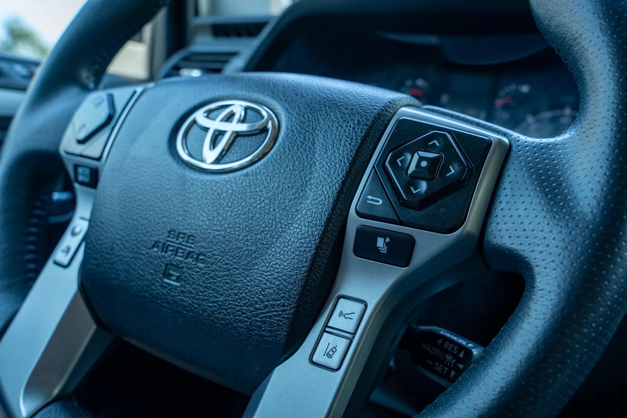 Used 2022 Toyota 4Runner SR5 Premium w/ Moonroof Package AWD/4WD image 24