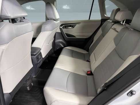 Used 2019 Toyota RAV4 XLE Premium w/ Advanced Technology Package FWD image 13