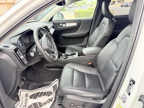 Used 2019 Volvo XC40 T5 Momentum AWD/4WD image 10