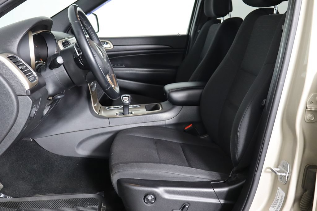 Used 2014 Jeep Grand Cherokee Laredo w/ Quick Order Package 23E AWD/4WD image 14