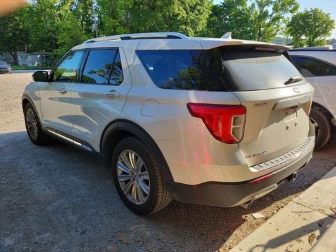 Used 2022 Ford Explorer Limited w/ Equipment Group 301A RWD image 4