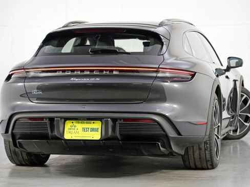 Used 2023 Porsche Taycan 4S w/ Performance Package image 5