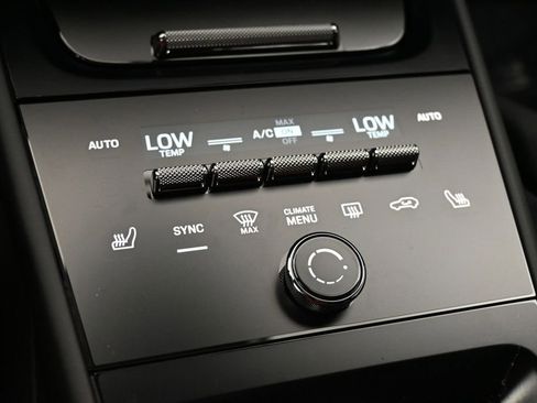 Certified 2025 Porsche Cayenne GTS AWD/4WD image 13