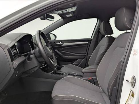 Used 2025 Volkswagen Jetta Sport FWD image 13