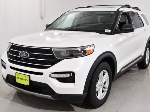Used 2021 Ford Explorer XLT w/ Equipment Group 202A AWD/4WD image 2