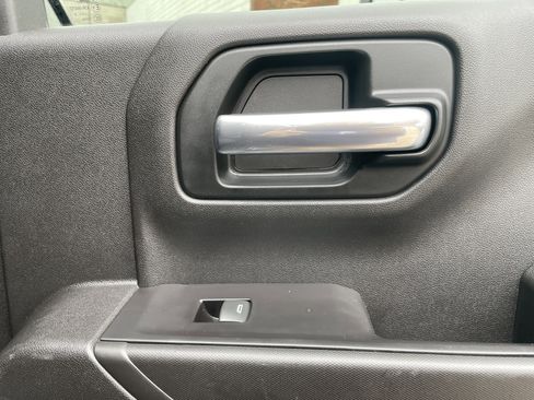 Used 2019 Chevrolet Silverado 1500 Custom w/ Custom Value Package image 17