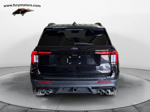 Used 2025 Ford Explorer ST image 4