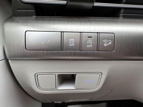 Used 2024 Hyundai Kona SE AWD/4WD image 16