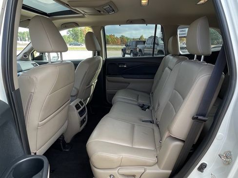 Used 2016 Honda Pilot Touring image 33