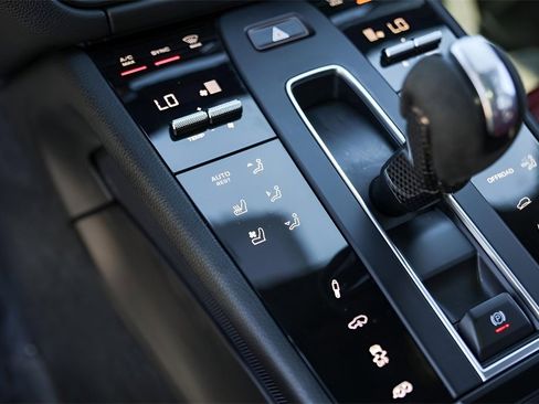 Used 2022 Porsche Macan GTS image 23