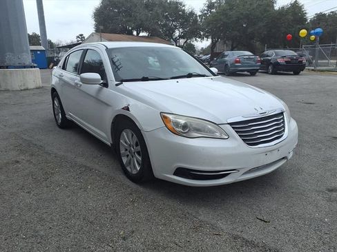 Used 2014 Chrysler 200 Touring FWD image 1