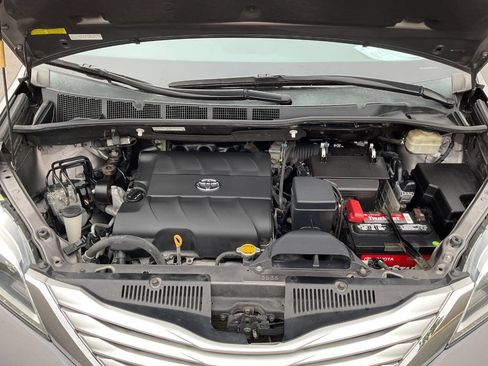 Used 2015 Toyota Sienna AWD image 59