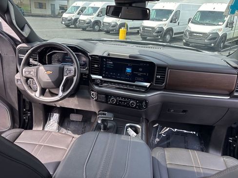 Used 2024 Chevrolet Silverado 1500 High Country w/ High Country Premium Package AWD/4WD image 30