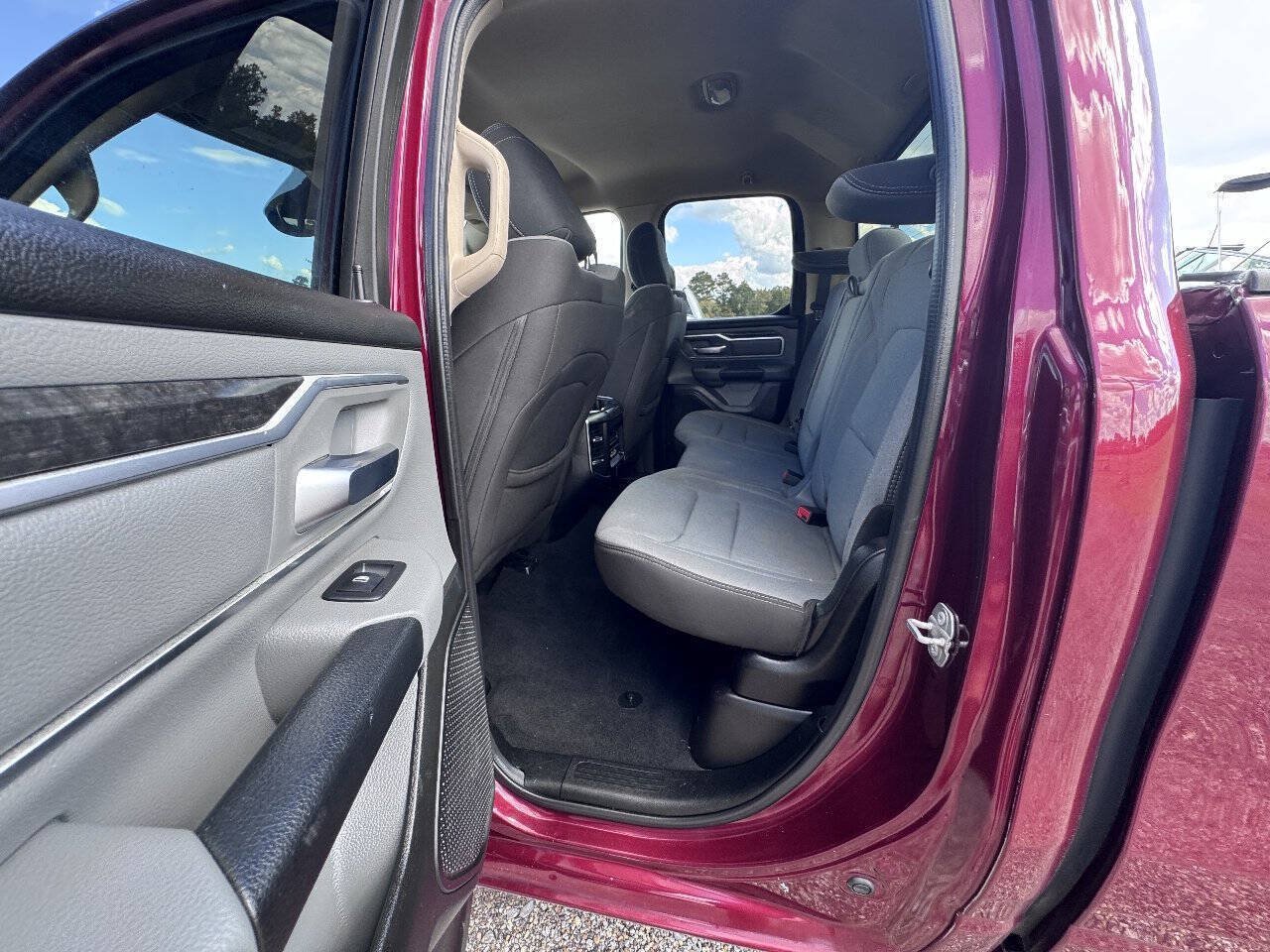 Used 2019 RAM 1500 Big Horn AWD/4WD image 15