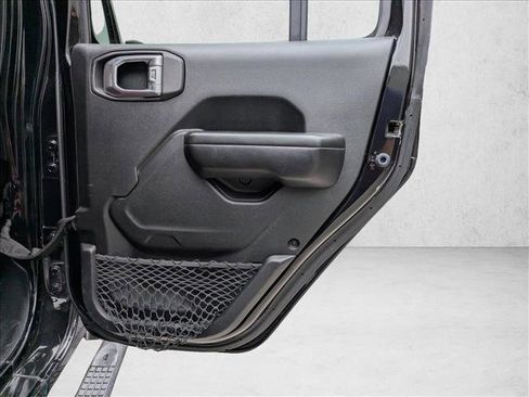 Used 2021 Jeep Wrangler Unlimited Rubicon image 14