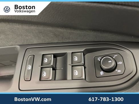 New 2025 Volkswagen GTI SE image 27