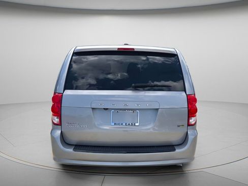Used 2018 Dodge Grand Caravan SE FWD image 6