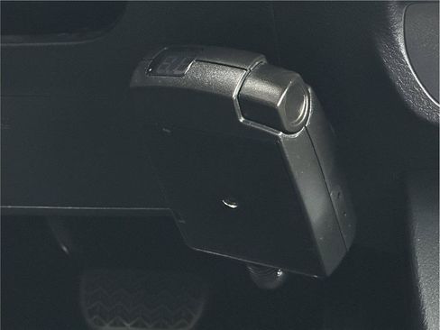 Used 2016 Toyota Tacoma TRD Off-Road AWD/4WD image 28