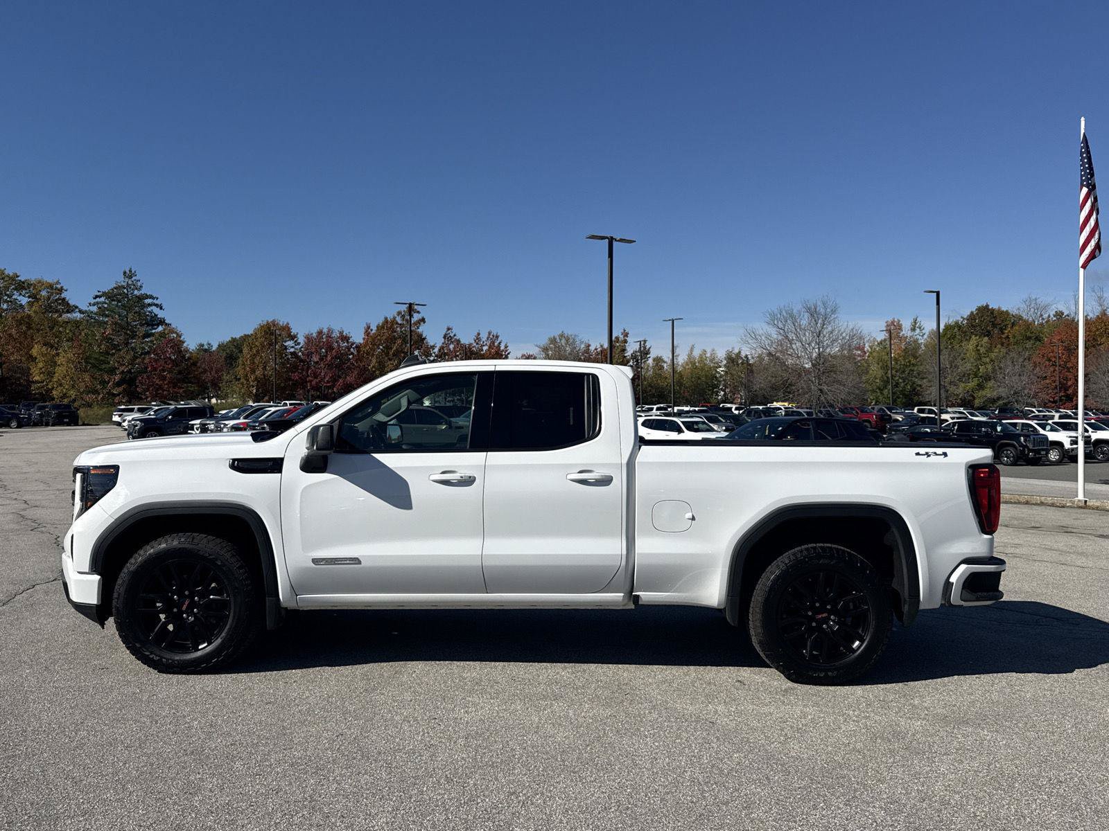 Used 2023 GMC Sierra 1500 Elevation AWD/4WD image 4