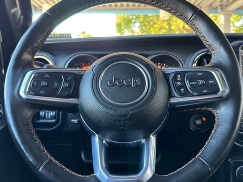 Used 2021 Jeep Wrangler Unlimited Sahara image 23