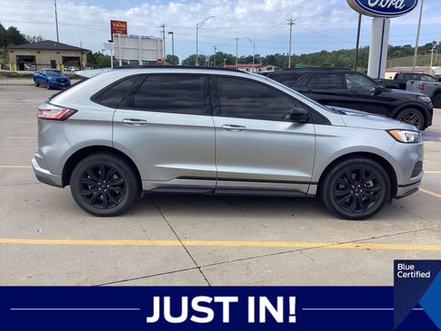 Used 2022 Ford Edge SE w/ Black Appearance Package AWD/4WD image 4
