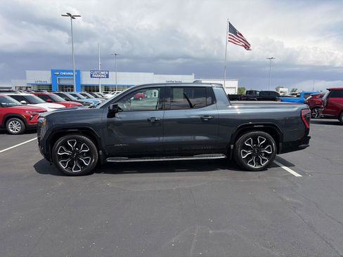 Used 2025 GMC Sierra EV Denali AWD/4WD image 11