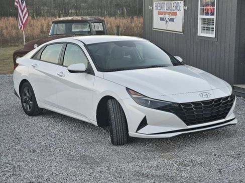 Used 2022 Hyundai Elantra SEL image 12