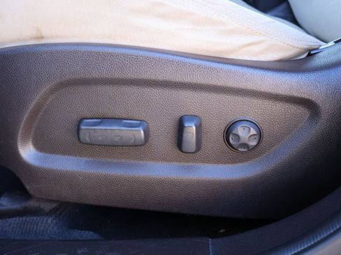 Used 2017 Hyundai Santa Fe SE image 24