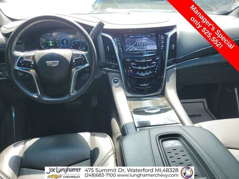 Used 2016 Cadillac Escalade Platinum AWD/4WD image 22