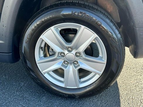 Used 2022 Jeep Compass Latitude w/ Convenience Group FWD image 4