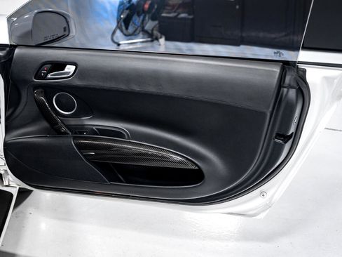 Used 2009 Audi R8 V8 image 38
